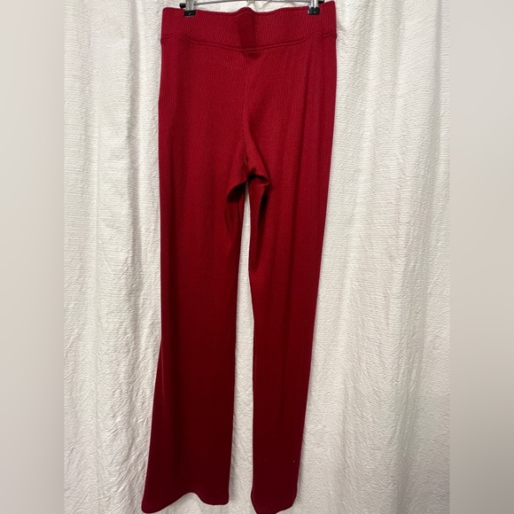 Gilly Hicks Pants - Picture 2 of 5